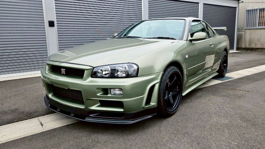 Mint Co. Auto - Drive Your Dream | Import Cars • 2000 Millenium Jade GT-R R34